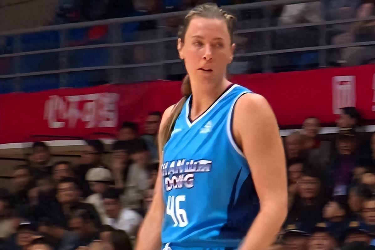 乐彩网官网-三连胜！新援28分6记三分+张子宇100%命中率，山东女篮双杀湖北！